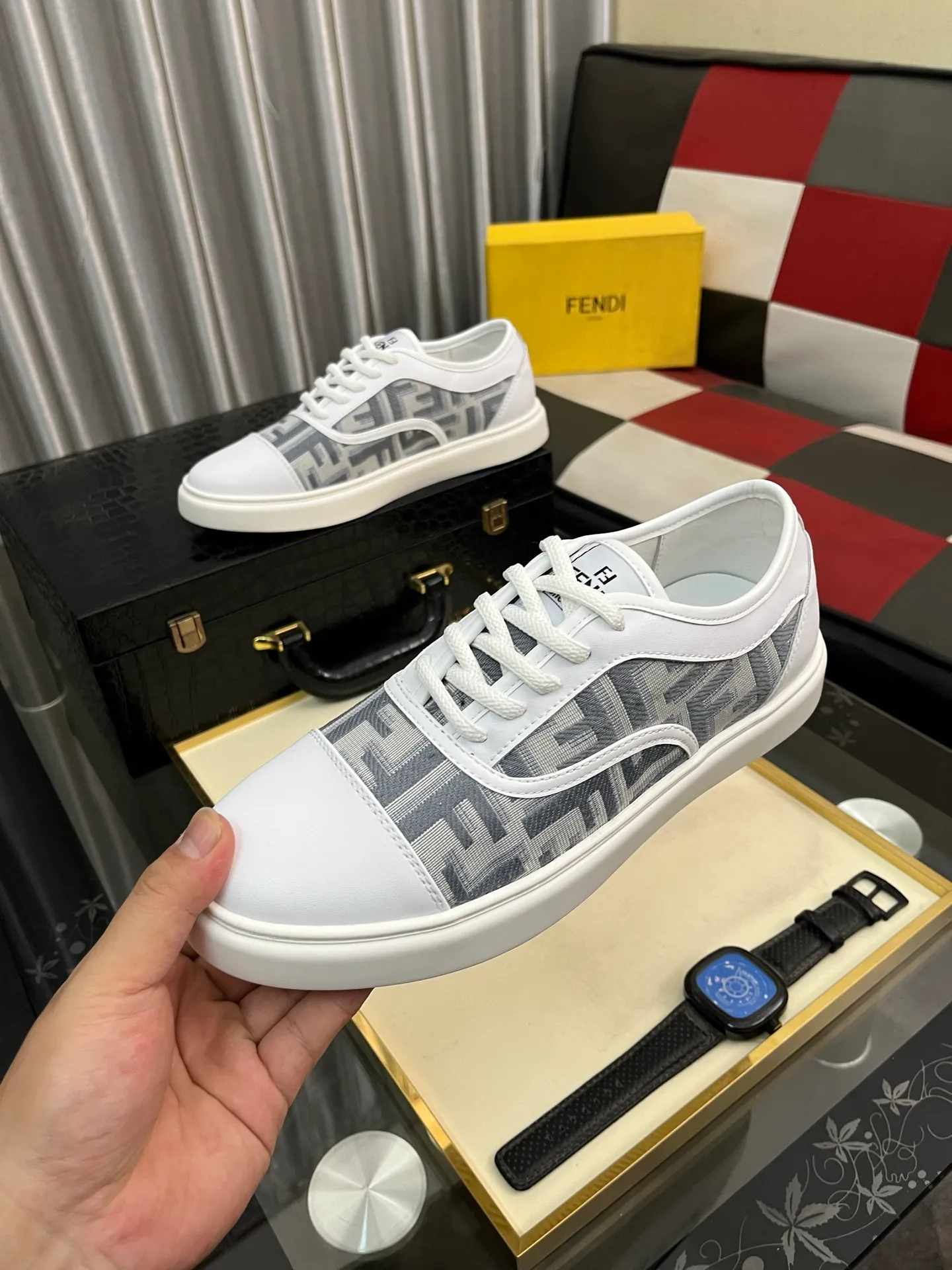 Men's Men's Shoes 💰400⌚️⌚️[Fendi] Fendi's latest casual shoes for men! Available at counters simultaneously! A one-to-one replica of the original. All imported official website one-to-one cowhide fabric. The interior is made of top-grade sheepskin, and the original factory-supplied rubber outsole is used. Leading new fashion concepts. Matching code: 38-443️⃣Colors available